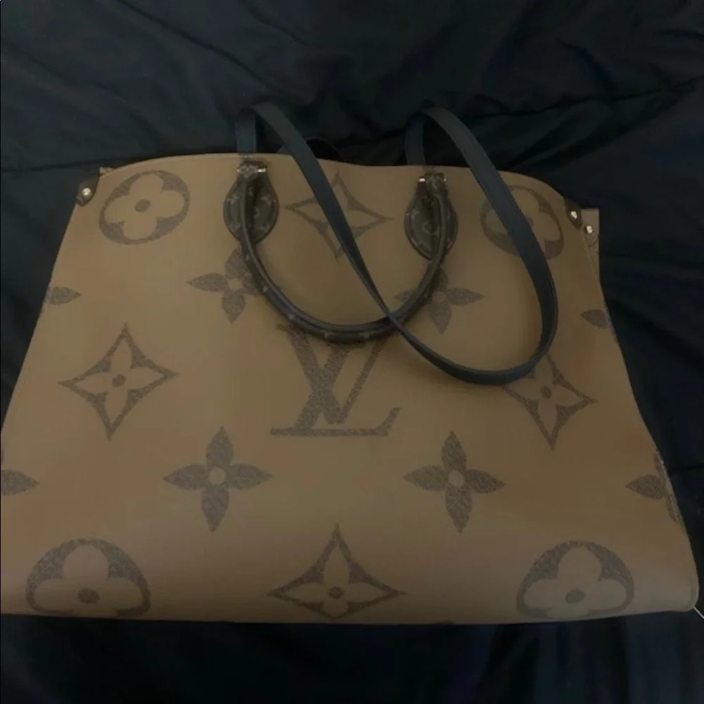 Louis Vuitton ‘On the Go’ GM reverse pattern - Picture 3 of 8